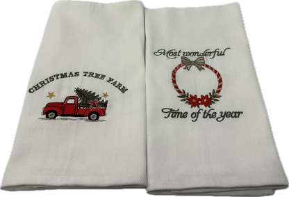 kerst theedoeken geborduurd 2 stuks – Christmas Tree Farm & Most Wonderful Time of the Year