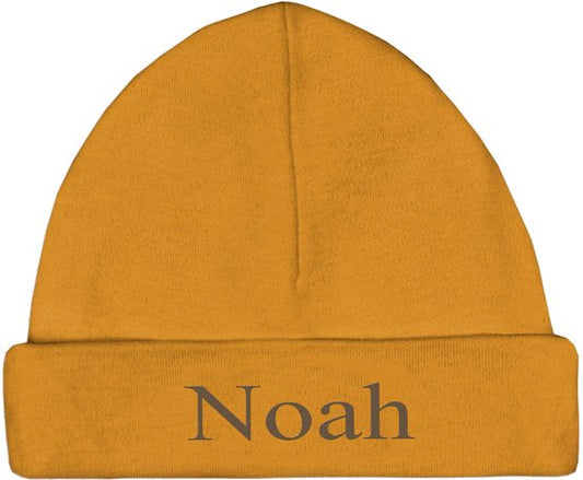 Babymutsje okergeel 50-56 - 1 stuk Met naam er op geborduurd