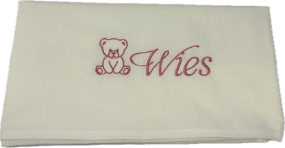 Ledikant lakentje met geborduurde naam