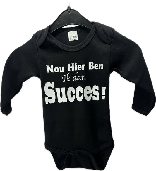 Rompertje zwart lange mouw Tekst NOU HIER BEN IK DAN SUCCES