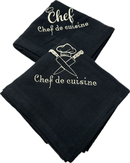Set van 2 zwarte geborduurde theedoeken – Chef de Cuisine – Koksmuts & Koksmessen